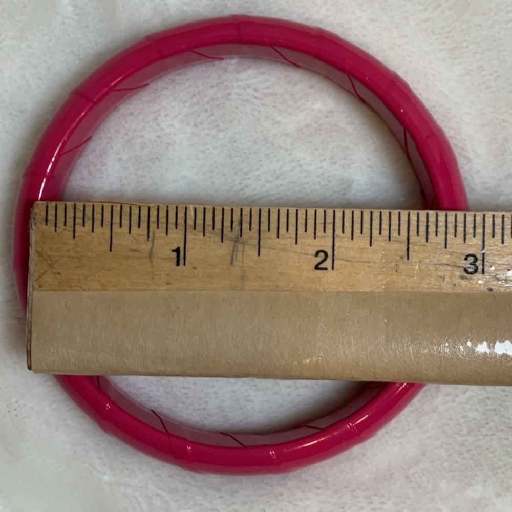 Plastic bangle bracelets. Set of three. - Picture 4 of 4